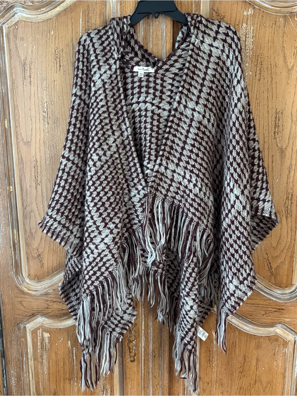 Simply Noelle Chevron Hooded
Knit Poncho Wrap It